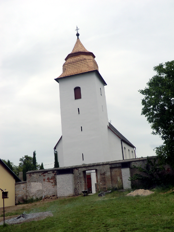 Vybudování sociálního zázemí a oprava střechy — fotka 28