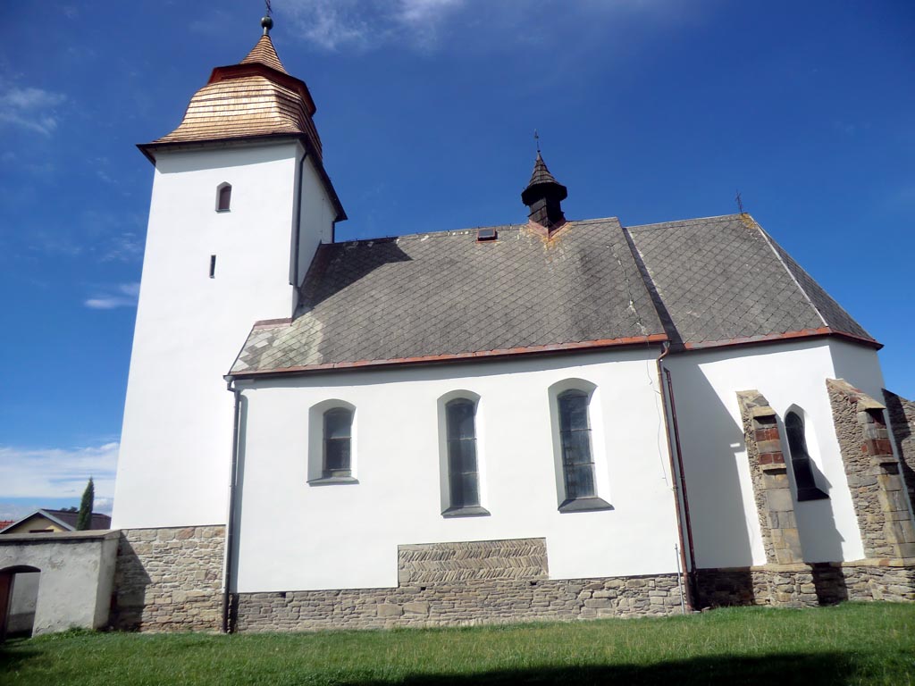 Vybudování sociálního zázemí a oprava střechy — fotka 31